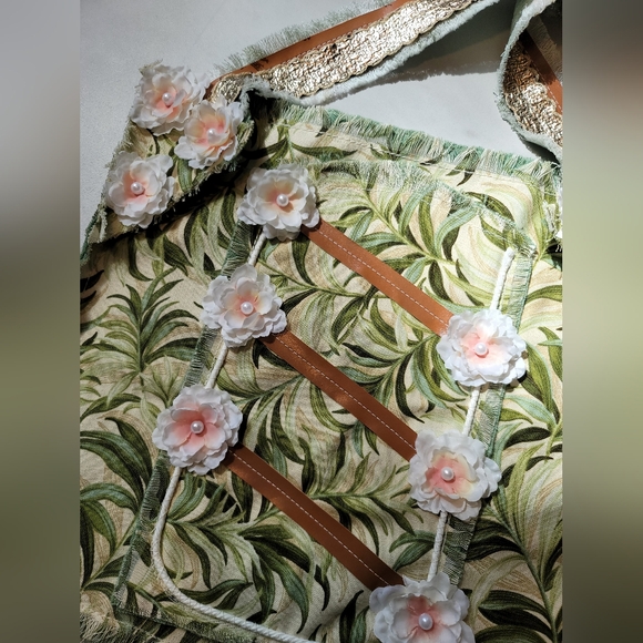 ‼️MUST GO‼️ Gorgeous Cottagecore Handcrafted Tote Bag - Picture 2 of 5